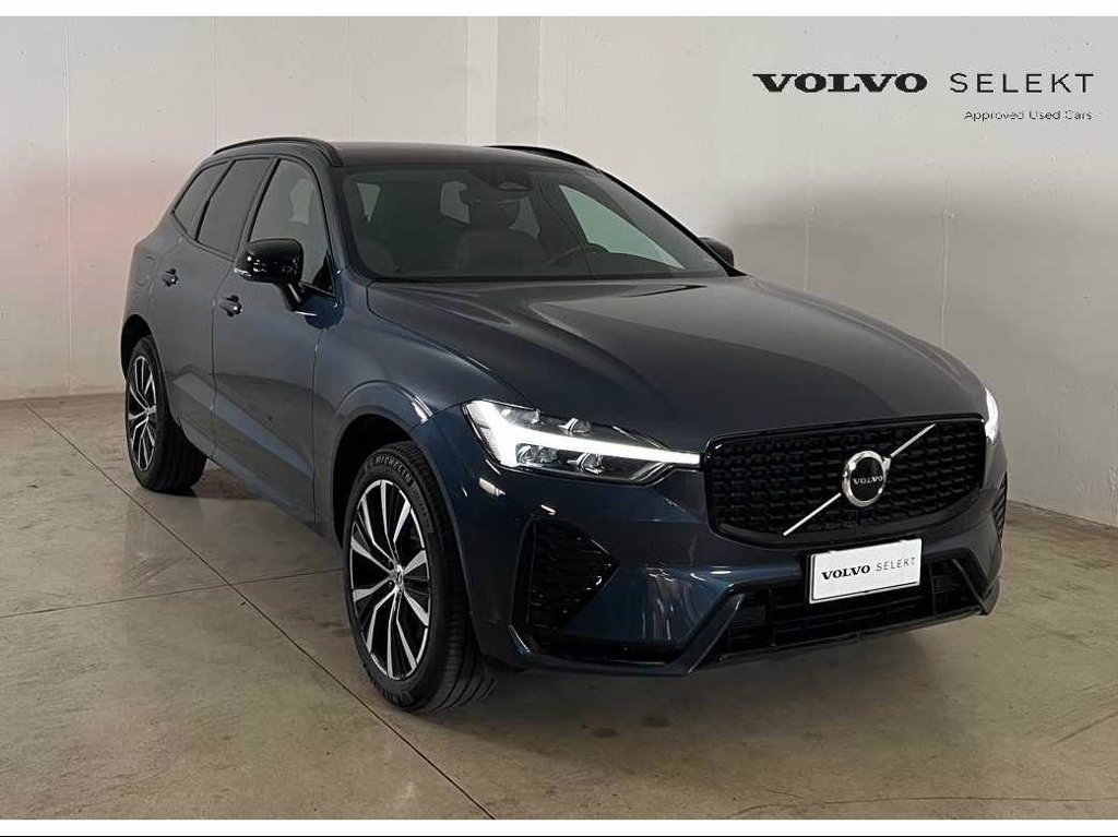 VOLVO XC60 Plus, B4 AWD Mild hybrid, Diesel, Dark
