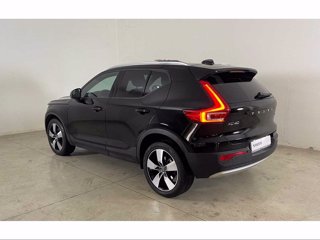 VOLVO XC40 Momentum Pro, B4 AWD mild hybrid automatico