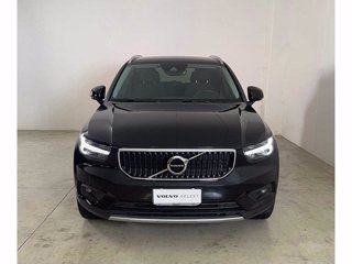 VOLVO XC40 Momentum Pro, B4 AWD mild hybrid automatico
