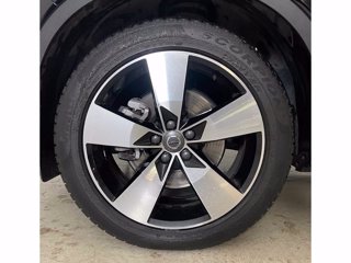 VOLVO XC40 Momentum Pro, B4 AWD mild hybrid automatico