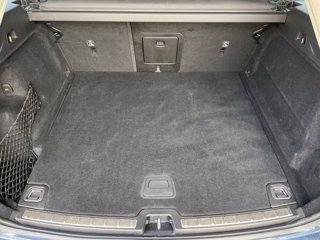 VOLVO XC60 Momentum Pro, B4 AWD mild hybrid (D) automatico