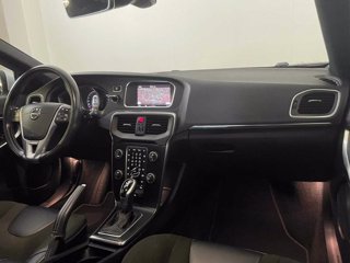 VOLVO V40 * D2 RD MOM GEA