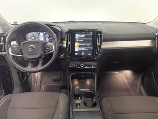 VOLVO XC40 Momentum Pro, T2 automatico Micro Hybrid