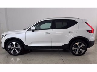 VOLVO XC40 Core, B3 Mild hybrid, Benzina