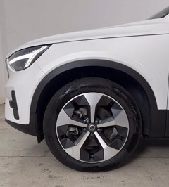 VOLVO XC40 Core, B3 Mild hybrid, Benzina