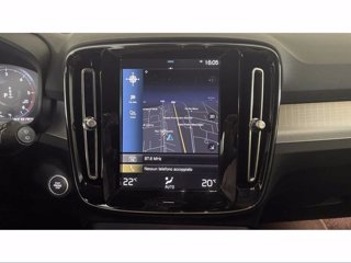 VOLVO XC40 Momentum Pro, D3 AWD automatico