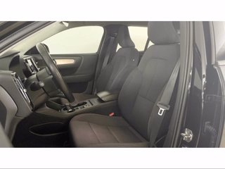 VOLVO XC40 Momentum Pro, D3 AWD automatico