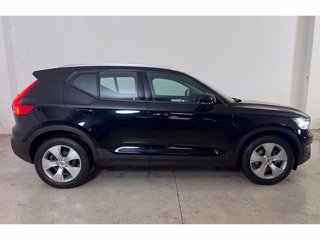 VOLVO XC40 Momentum Pro, D3 AWD automatico
