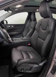 VOLVO XC60 Recharge Plus, T6 AWD ibrido plug-in, Elettrica/Benzina, Dark