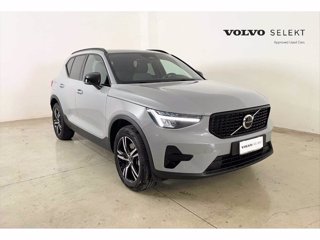 VOLVO XC40 Plus, B3 Mild hybrid, Benzina, Dark