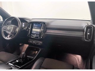 VOLVO XC40 D4 AWD R-D GEAR INTRO