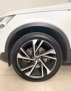 VOLVO XC40 D4 AWD R-D GEAR INTRO