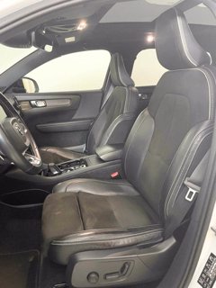 VOLVO XC40 D4 AWD R-D GEAR INTRO