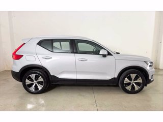 VOLVO XC40 Momentum Pro, T2 automatico Micro Hybrid
