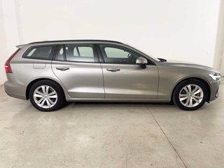 VOLVO V60 Momentum Core, B4 mild hybrid (D) automatico