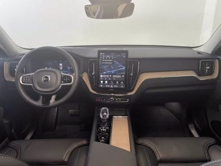 VOLVO XC60 Plus, B5 AWD Mild hybrid, Benzina, Dark