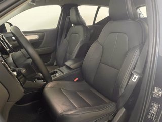 VOLVO XC40 Momentum Pro, T3 automatico