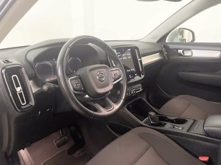VOLVO XC40 Momentum Pro, T2 automatico