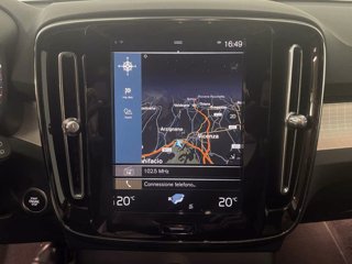 VOLVO XC40 Momentum Pro, T2 automatico