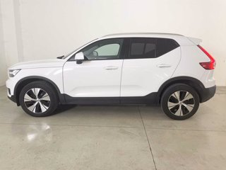 VOLVO XC40 Momentum Pro, T2 automatico