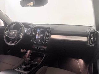 VOLVO XC40 Momentum Pro, T2 automatico