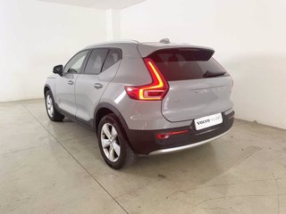 VOLVO XC40 Core, B3 Mild hybrid, Benzina
