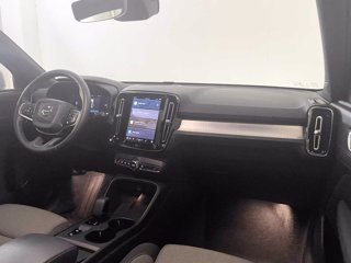 VOLVO XC40 Core, B3 Mild hybrid, Benzina