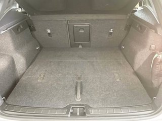 VOLVO XC40 Core, B3 Mild hybrid, Benzina