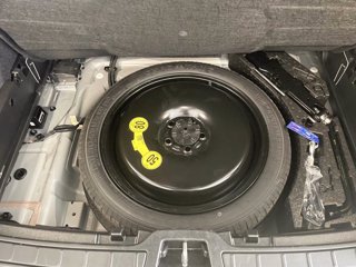 VOLVO XC40 Core, B3 Mild hybrid, Benzina