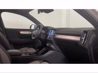VOLVO XC40 Core, B3 Mild hybrid, Benzina
