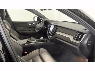 VOLVO XC60 Black Edition Ultra, T6 AWD ibrido plug-in, Elettrica/Benzina