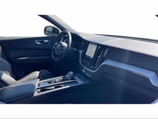VOLVO XC60 Plus, B4 AWD Mild hybrid, Diesel, Dark