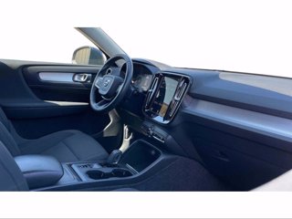 VOLVO XC40 Momentum Pro, T2 automatico
