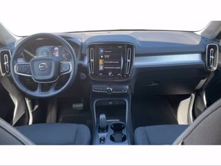 VOLVO XC40 Momentum Pro, T2 automatico