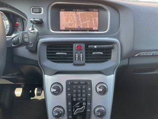 VOLVO V40 CROSS COUNTRY D2 CC