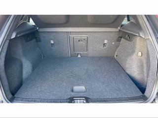 VOLVO XC40 Momentum Pro, T2 automatico Micro Hybrid
