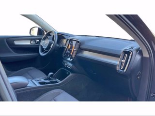 VOLVO XC40 Momentum Pro, T2 automatico Micro Hybrid