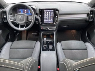 VOLVO XC40 Black Edition Ultra, B3 Mild hybrid, Benzina