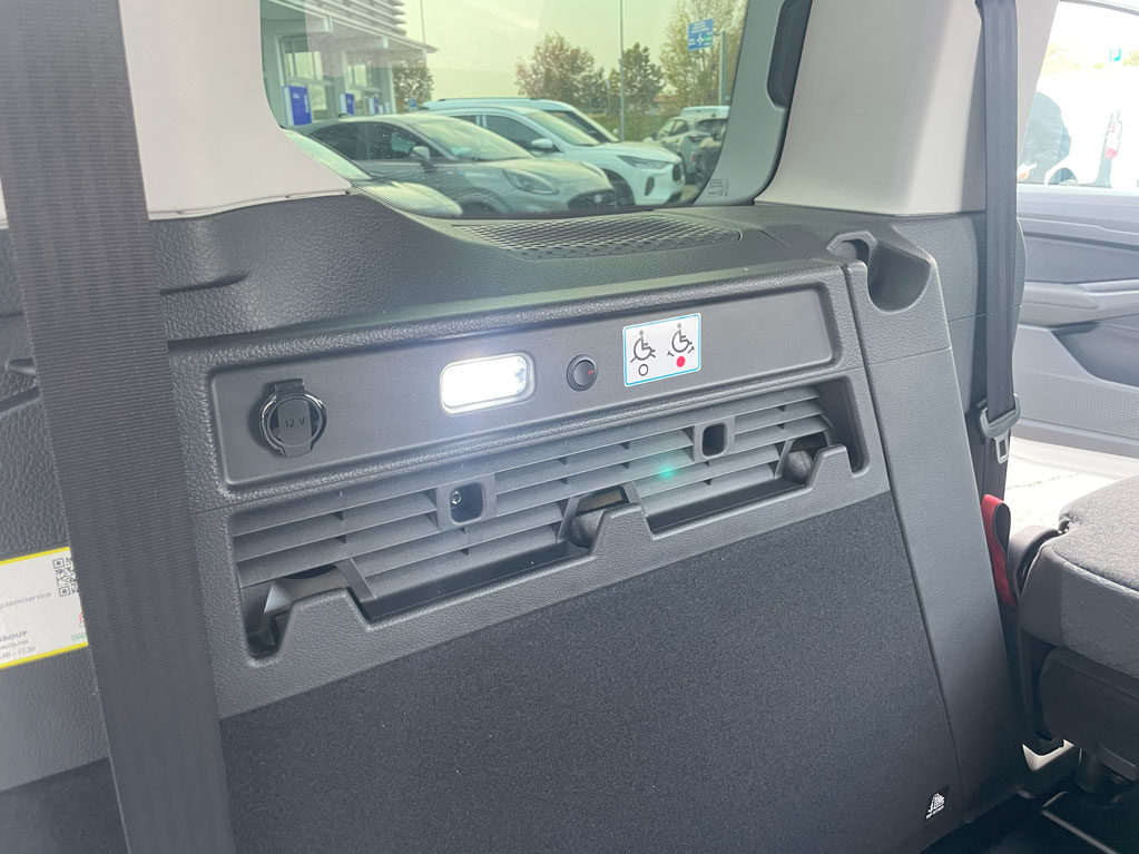 17 Gallery Ford Tourneo Connect Allestimento Disabili In Pronta Consegna Con Pedana