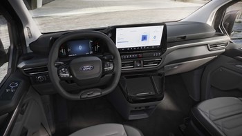 2022 FORD TOURNEO TITANIUM INTERIOR 04 (1)