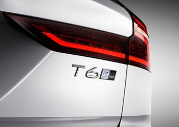 231033 New Volvo V60 R Design