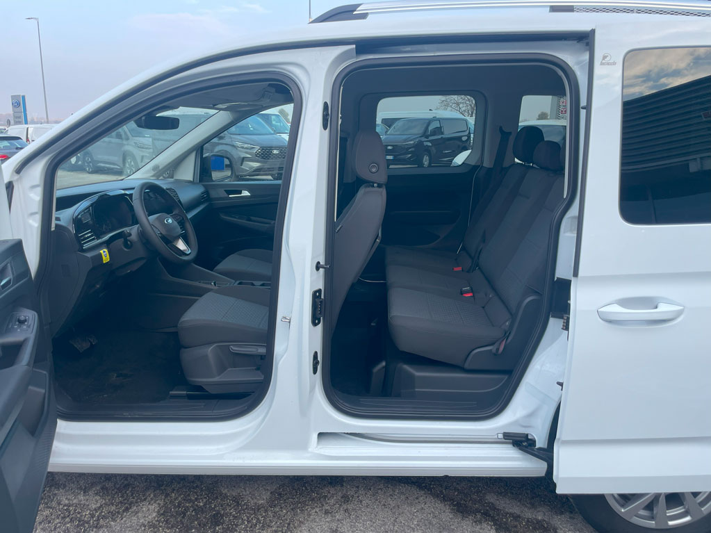 12 Gallery Ford Tourneo Connect Allestimento Disabili In Pronta Consegna Con Pedana