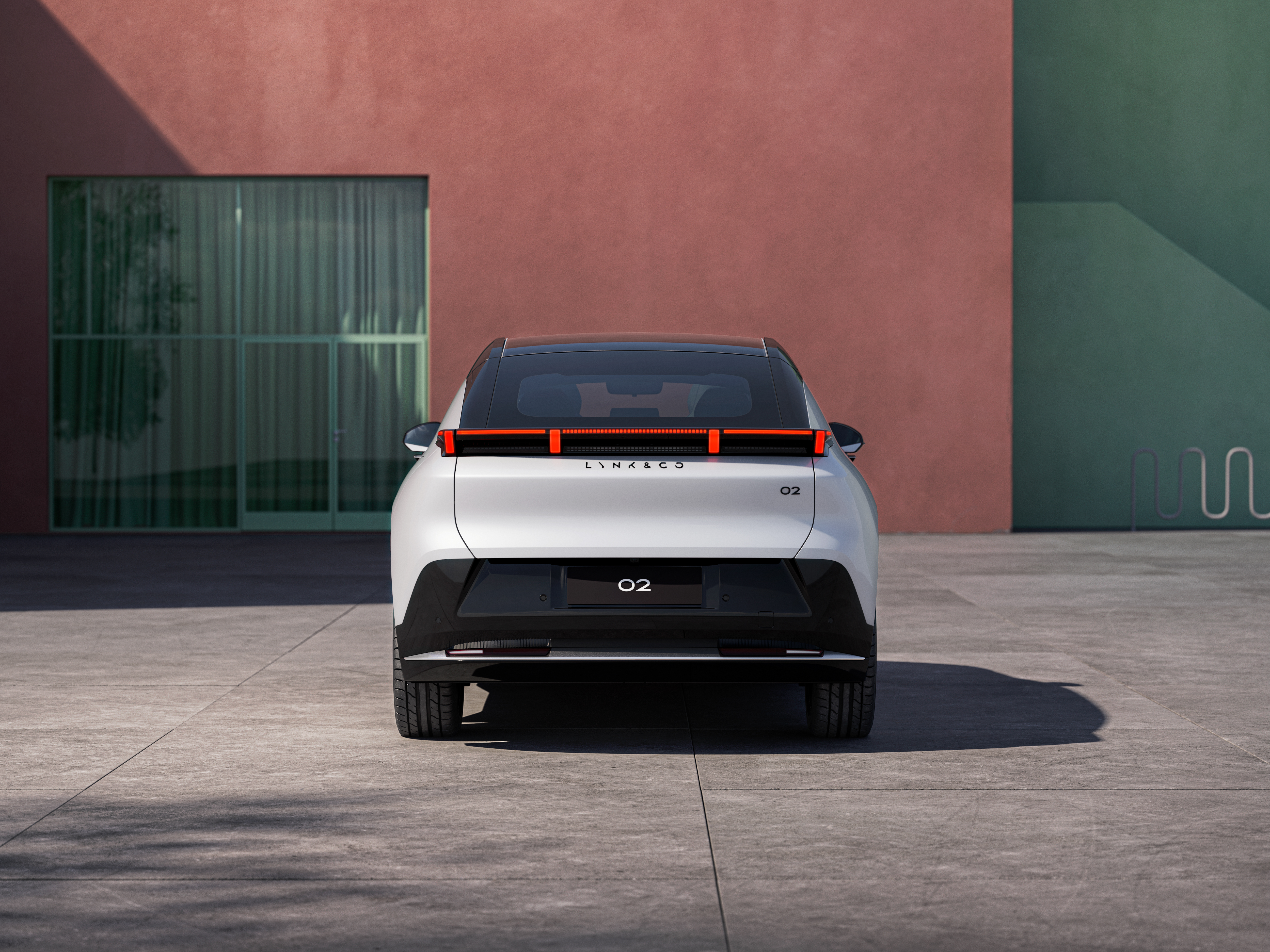 021 E335 Rear Full CRYSTALWHITE