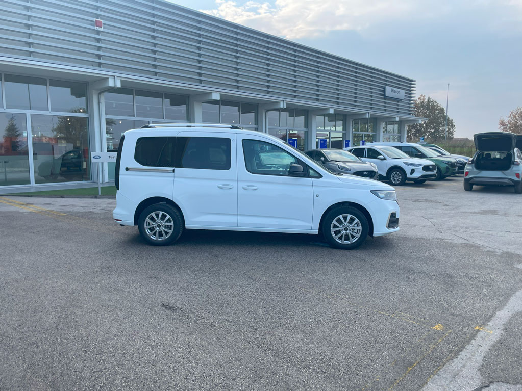 3 Gallery Ford Tourneo Connect Allestimento Disabili In Pronta Consegna Con Pedana