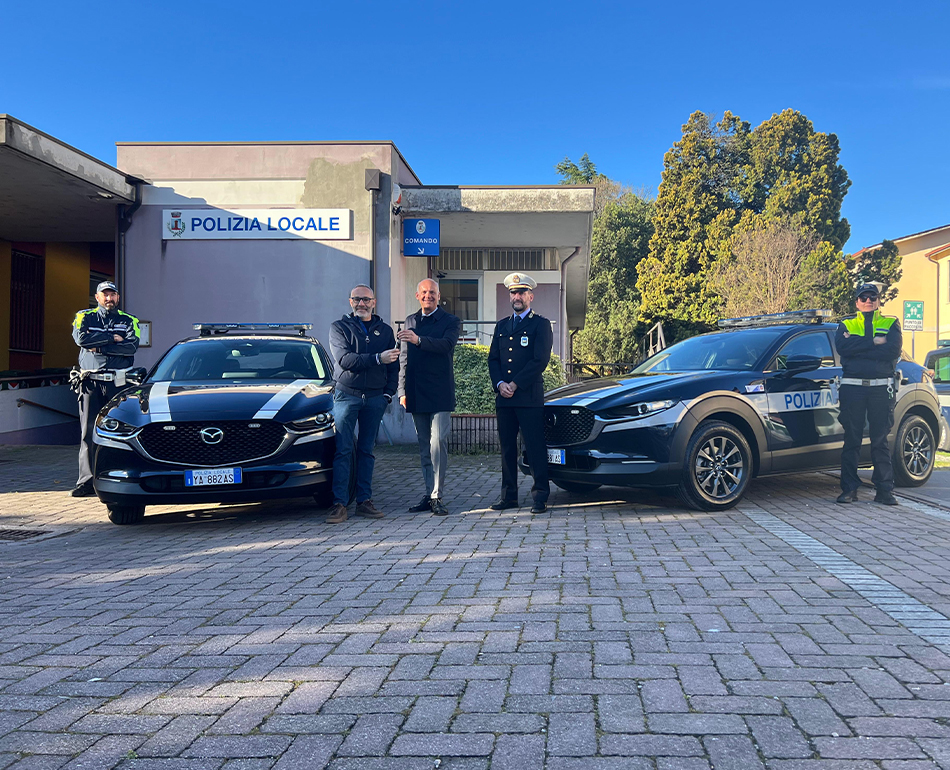 Mazda Consegna Per Polizia 950X770