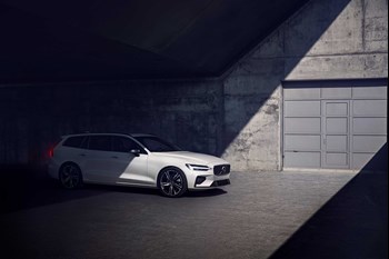 265655 V60 R Design In Crystal White Pearl