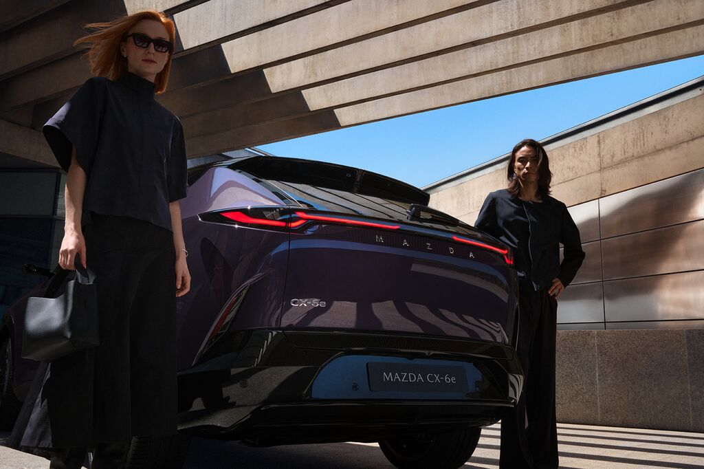 Medium 2025 CX 6E GER LHD C005 EXT RQ Nightfall Violet High+ Withtalent Until20310108 72Dpi