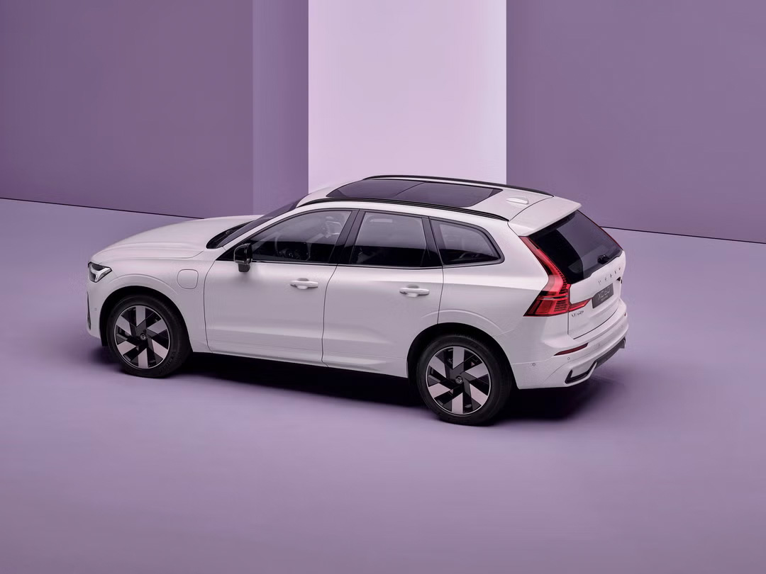 Volvo XC60 Plug-in hybrid Noleggio a lungo termine per aziende e partita IVA
