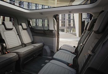 2022 FORD TOURNEO TITANIUM INTERIOR 05 (1)