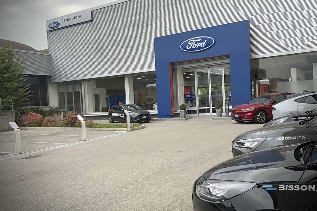 Padova Ford Store 00